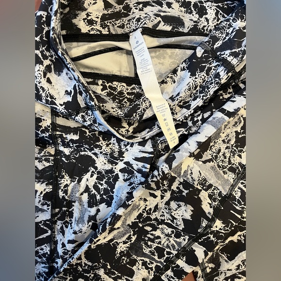 Lululemon Leggings Print Size 4 - Picture 8 of 11